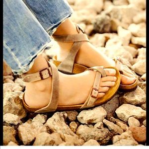 BIRKENSTOCK Yara Sandals